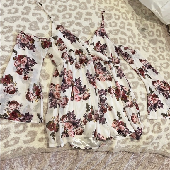 Misguided Floral off shoulder romper size 8 - Picture 5 of 8